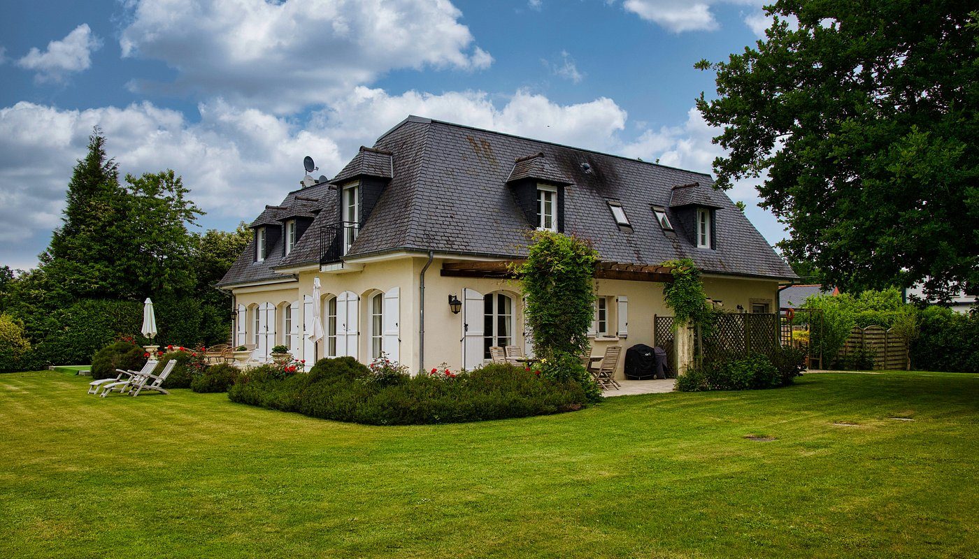 L'Oisette, a private house beside Les Ormes Golf Club in Epiniac