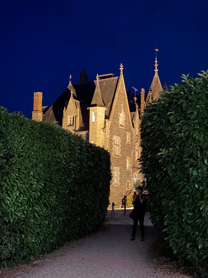 Château du Val lit up at night